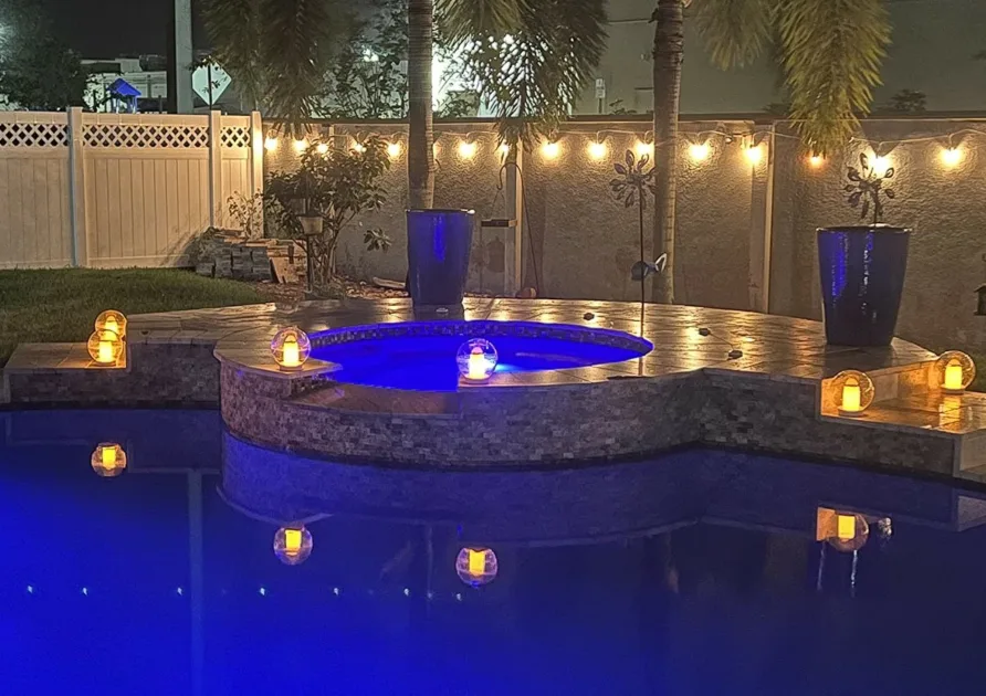 Poolside Party Lights Floating Light Bulbs